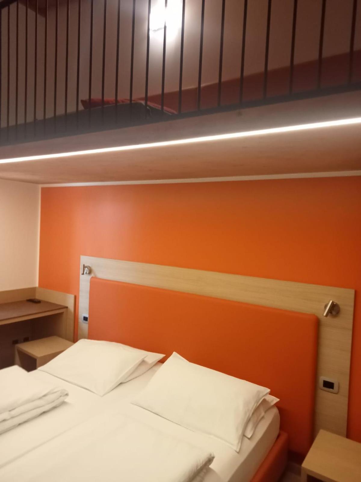 Agritur I Colori Bed & Breakfast Sanzeno Exterior foto