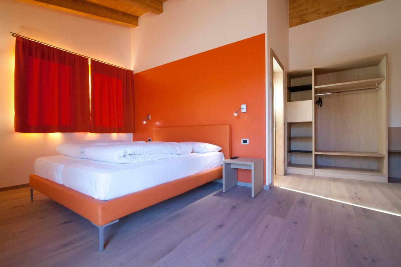 Agritur I Colori Bed & Breakfast Sanzeno Exterior foto