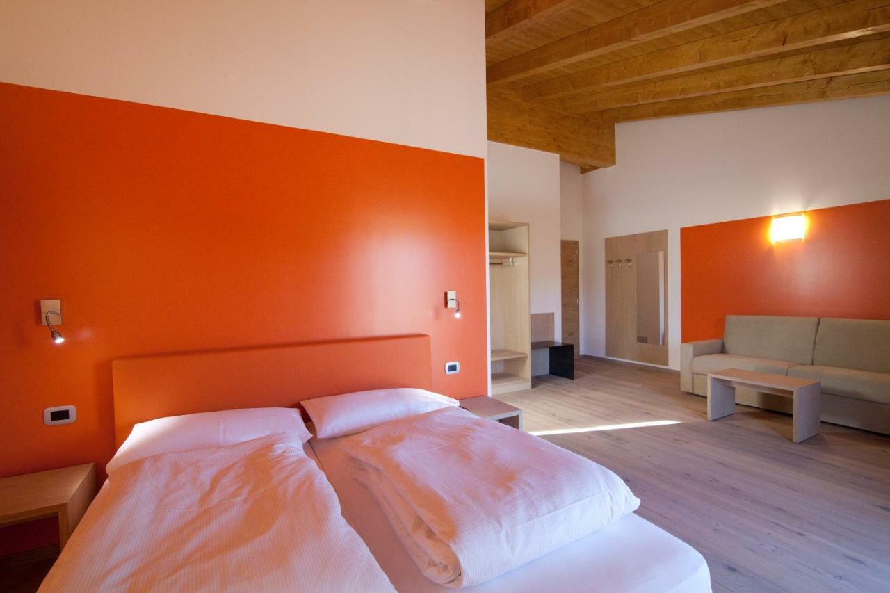 Agritur I Colori Bed & Breakfast Sanzeno Exterior foto
