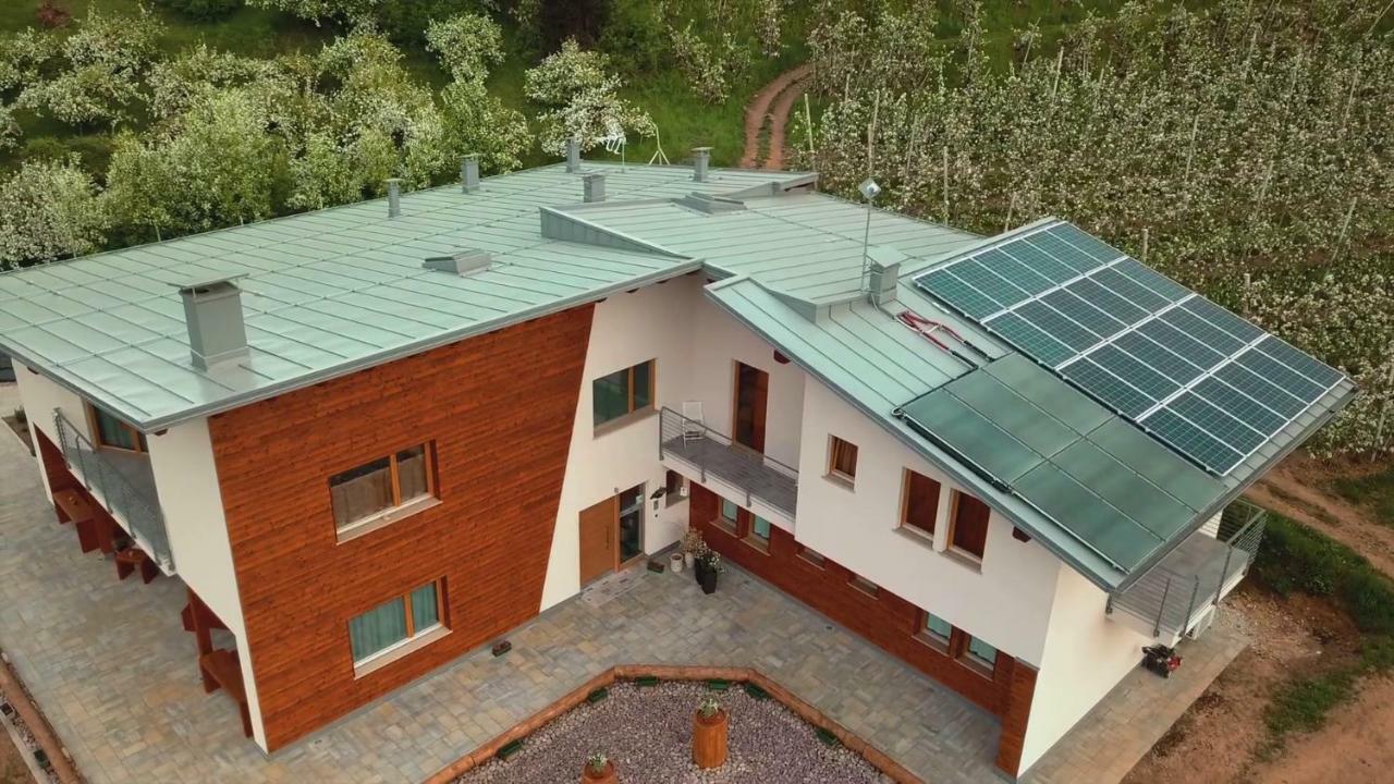 Agritur I Colori Bed & Breakfast Sanzeno Exterior foto